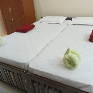  Hotel Sri Padmanabha Tourist